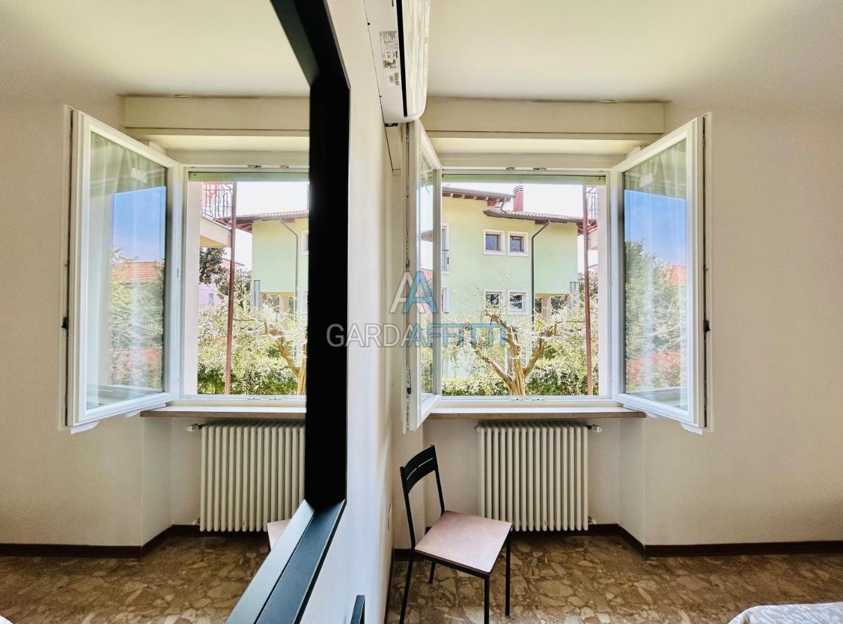 Ares Apartment - Vicino Al Lago Di Garda E Alla Stazione Treno Desenzano del Garda Extérieur photo