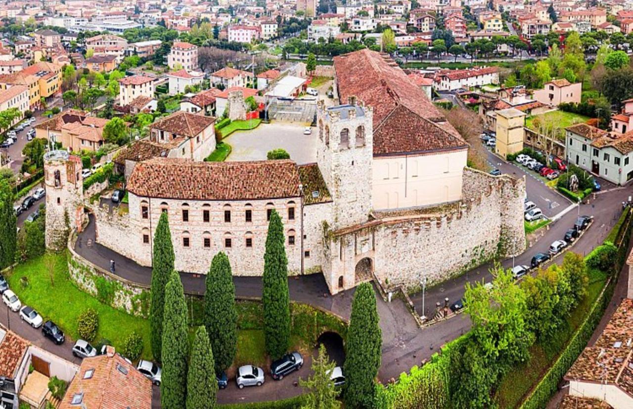 Ares Apartment - Vicino Al Lago Di Garda E Alla Stazione Treno Desenzano del Garda Extérieur photo